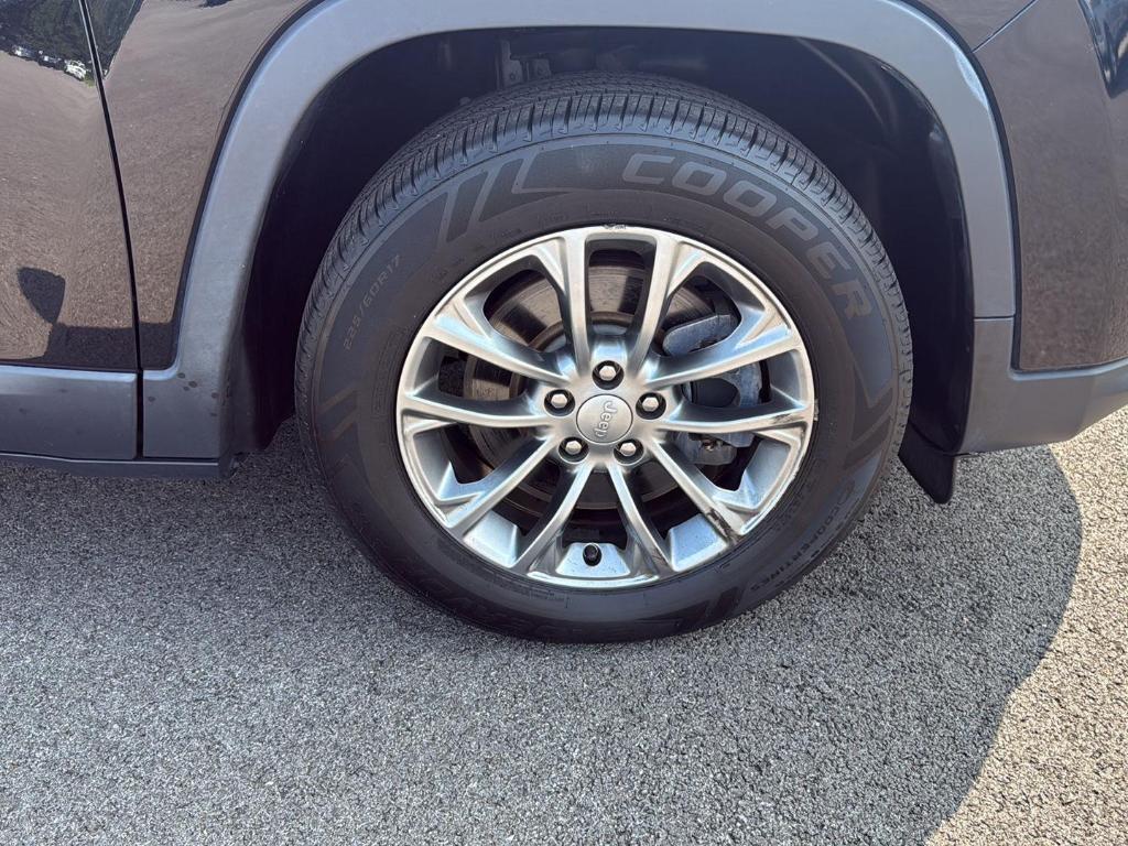 used 2021 Jeep Cherokee car, priced at $17,900