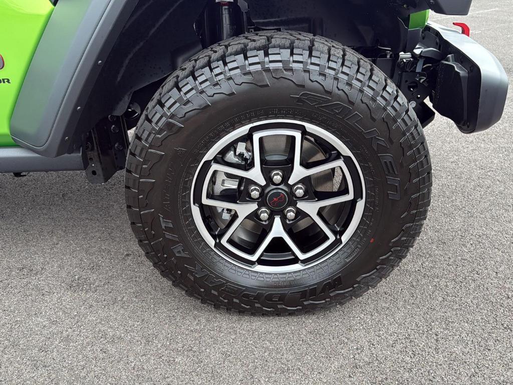 new 2025 Jeep Gladiator car, priced at $49,178