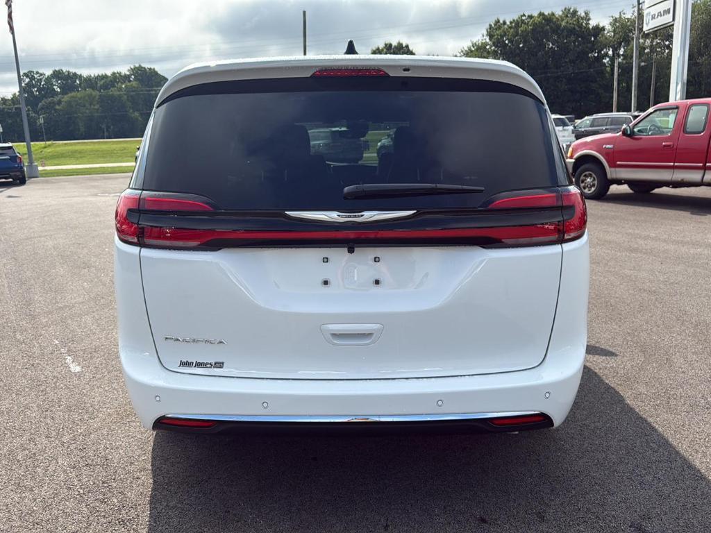 new 2026 Chrysler Pacifica car, priced at $42,960