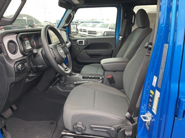 new 2025 Jeep Gladiator car, priced at $40,500