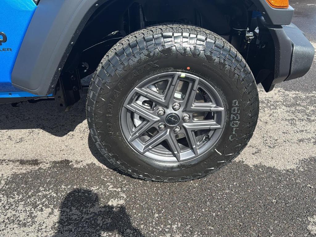 new 2025 Jeep Wrangler car, priced at $47,140