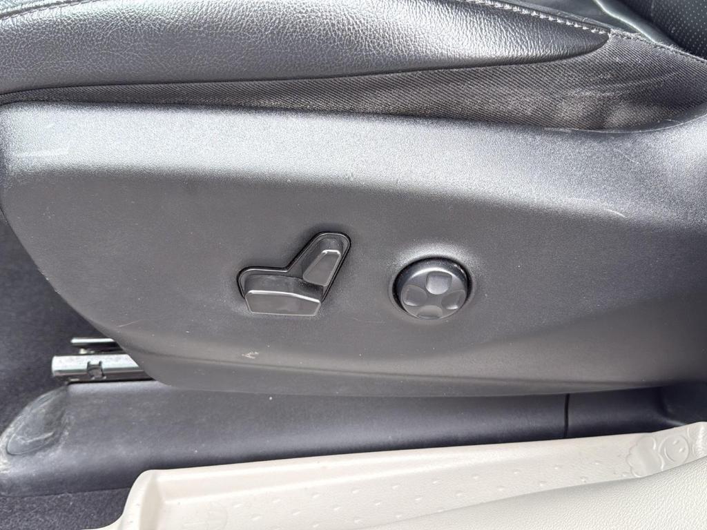 used 2021 Chrysler Pacifica Hybrid car, priced at $20,450