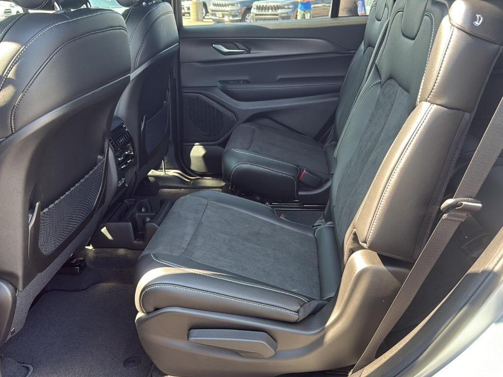 new 2025 Jeep Grand Cherokee L car, priced at $45,375