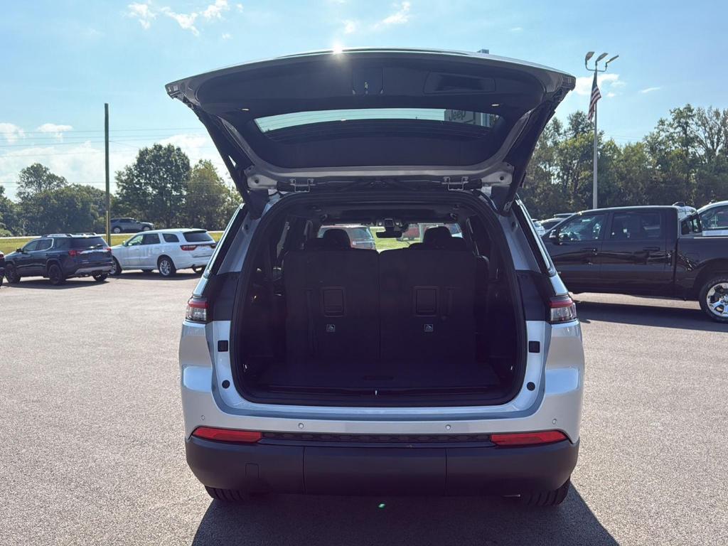 new 2025 Jeep Grand Cherokee L car, priced at $45,375