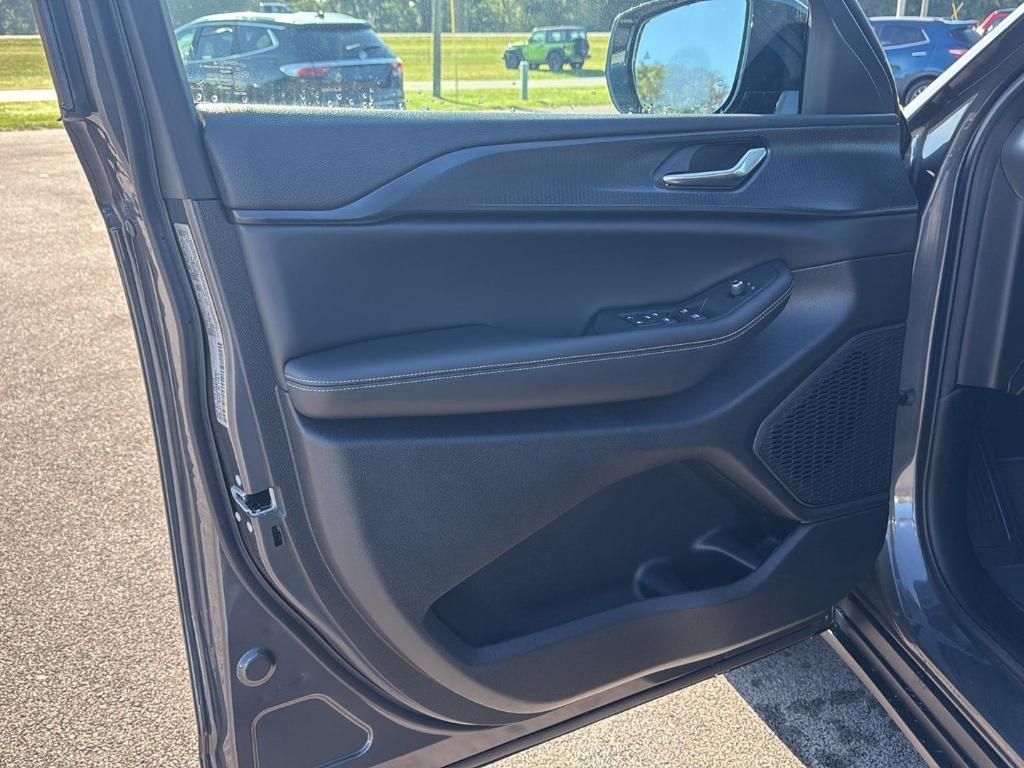 new 2025 Jeep Grand Cherokee L car, priced at $44,375