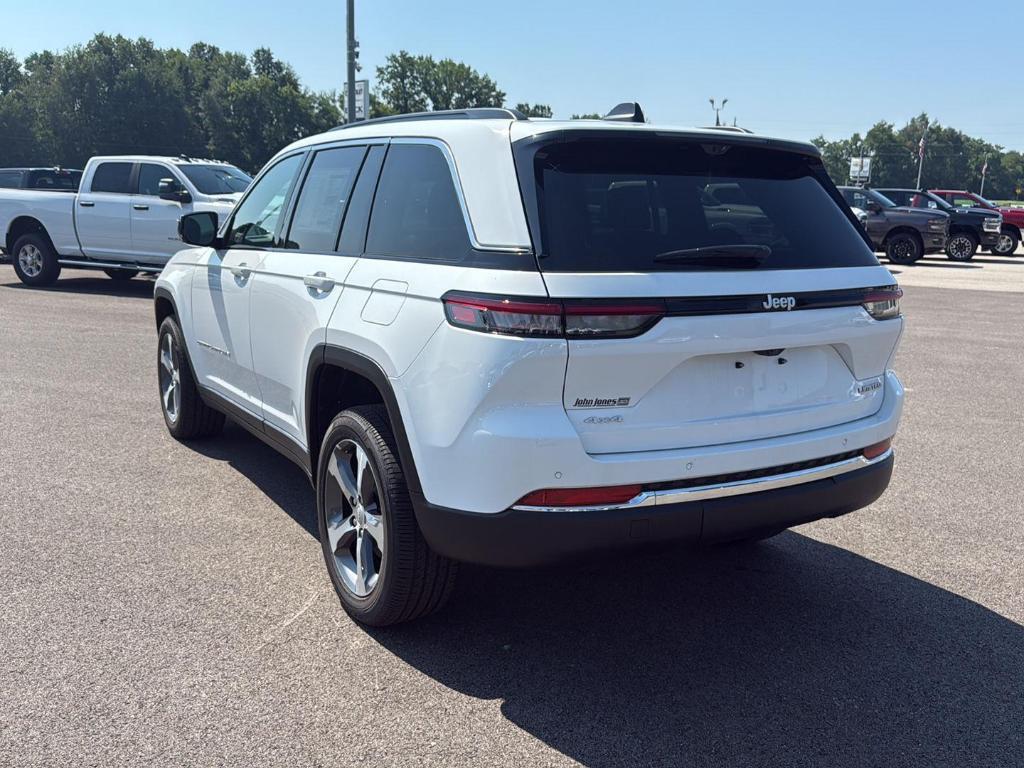 new 2025 Jeep Grand Cherokee car, priced at $45,000