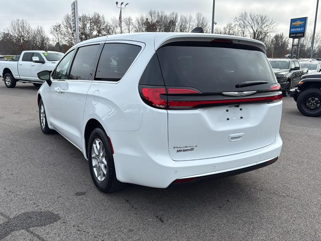 new 2026 Chrysler Pacifica car, priced at $41,640