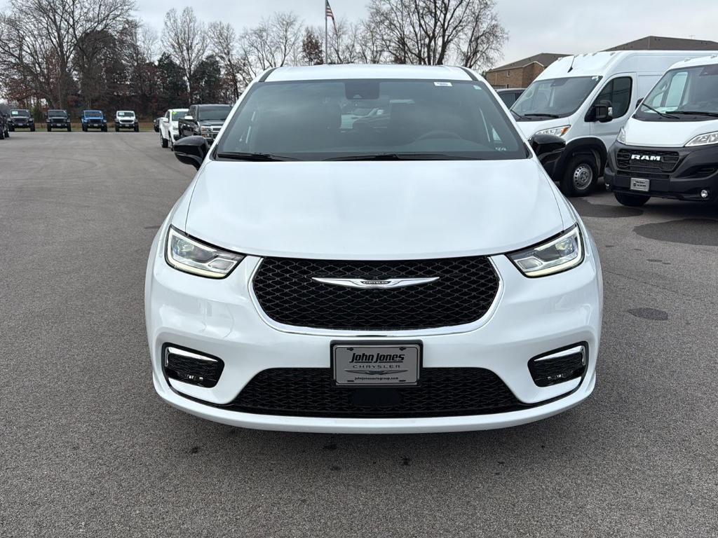 new 2026 Chrysler Pacifica car, priced at $41,640