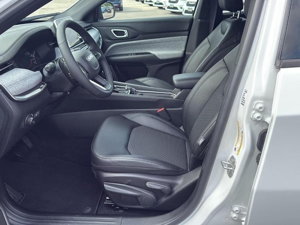 new 2025 Jeep Compass car, priced at $25,454