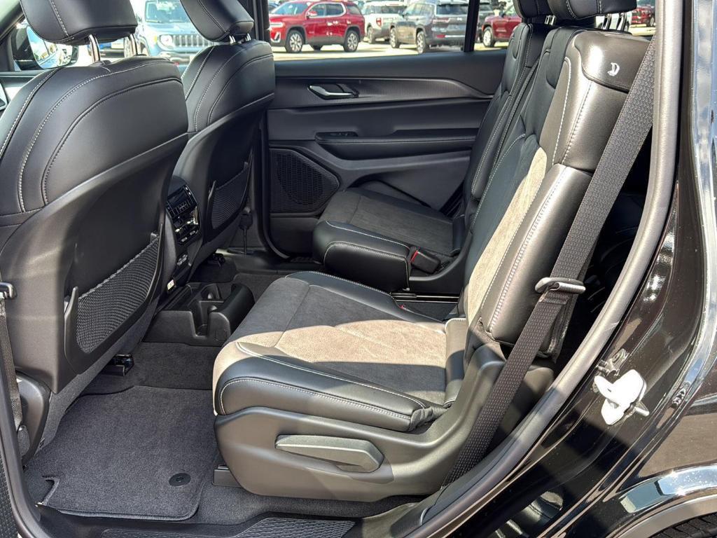 new 2025 Jeep Grand Cherokee L car, priced at $40,573