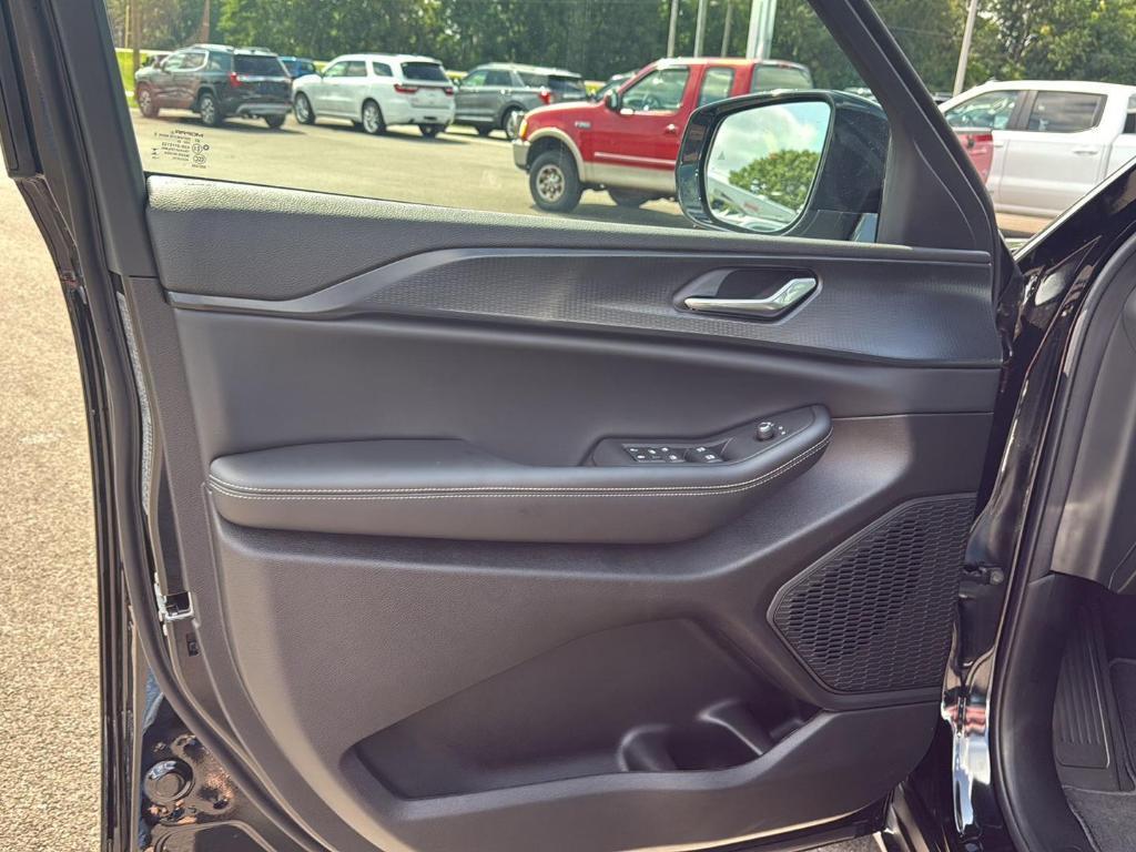 new 2025 Jeep Grand Cherokee L car, priced at $40,573