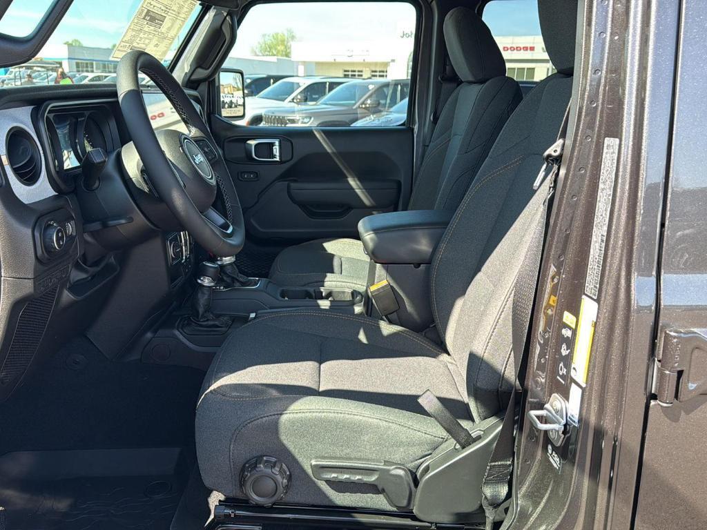 new 2025 Jeep Gladiator car, priced at $47,147