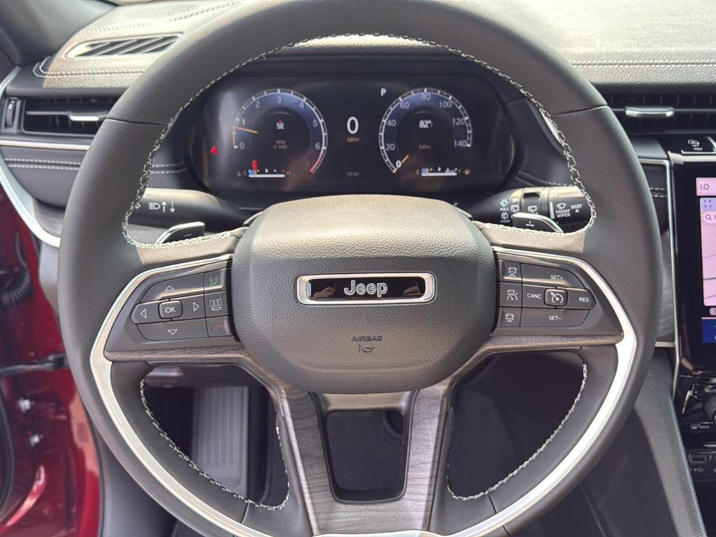 new 2025 Jeep Grand Cherokee car, priced at $45,370