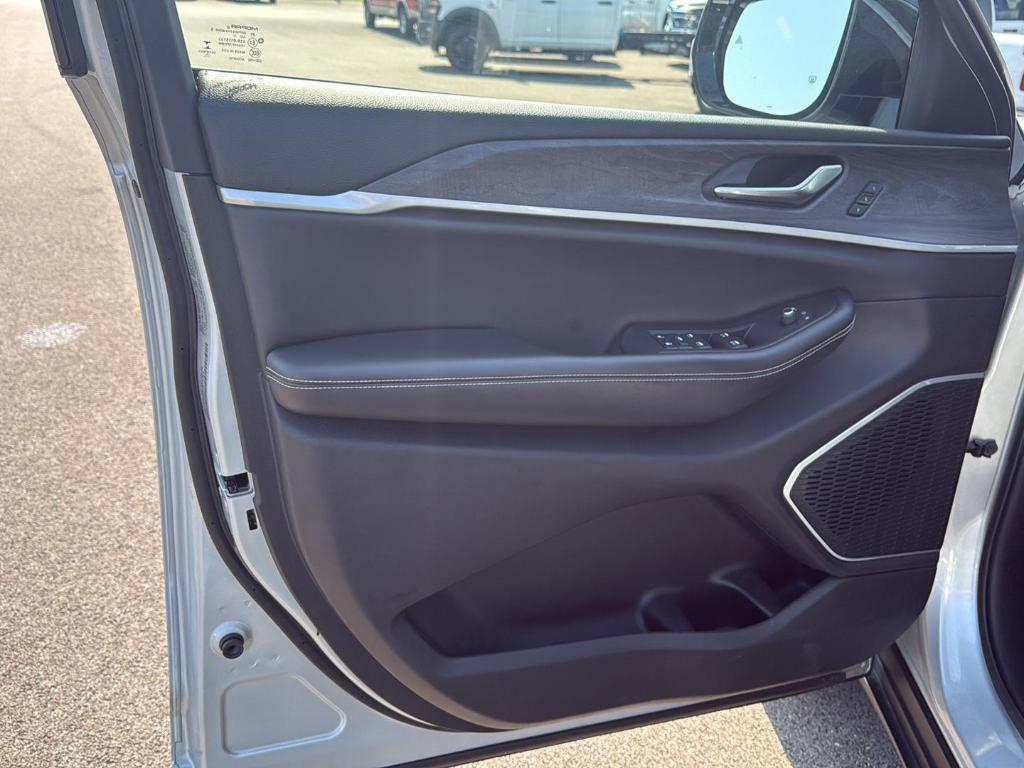 used 2021 Jeep Grand Cherokee L car, priced at $31,800