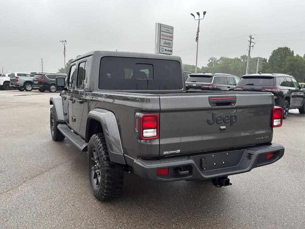 new 2025 Jeep Gladiator car, priced at $46,795