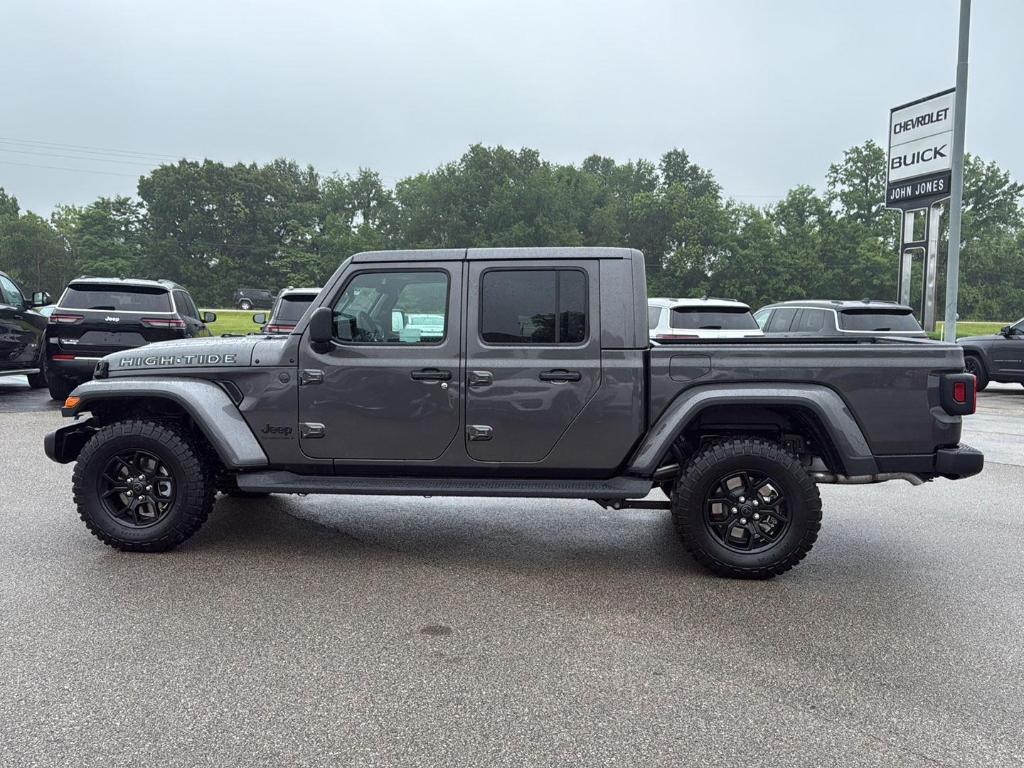 new 2025 Jeep Gladiator car, priced at $46,795