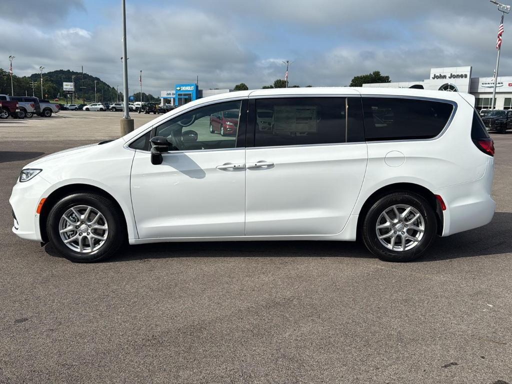 new 2026 Chrysler Pacifica car, priced at $44,935