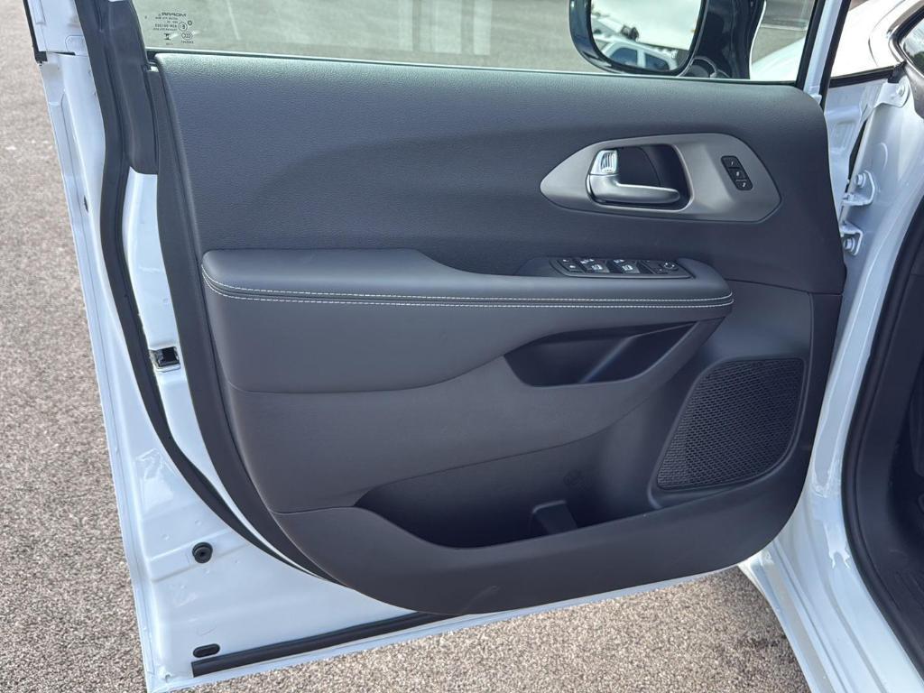 new 2026 Chrysler Pacifica car, priced at $44,935