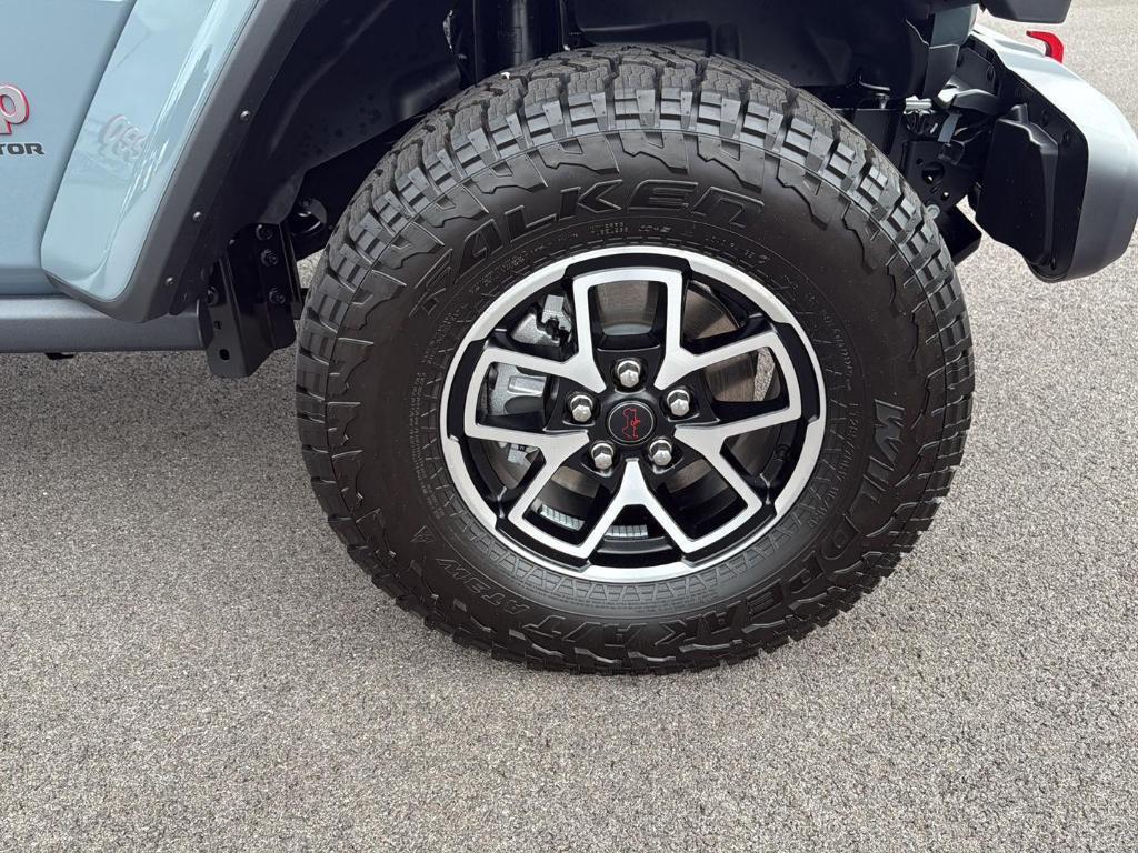 new 2025 Jeep Gladiator car, priced at $49,859