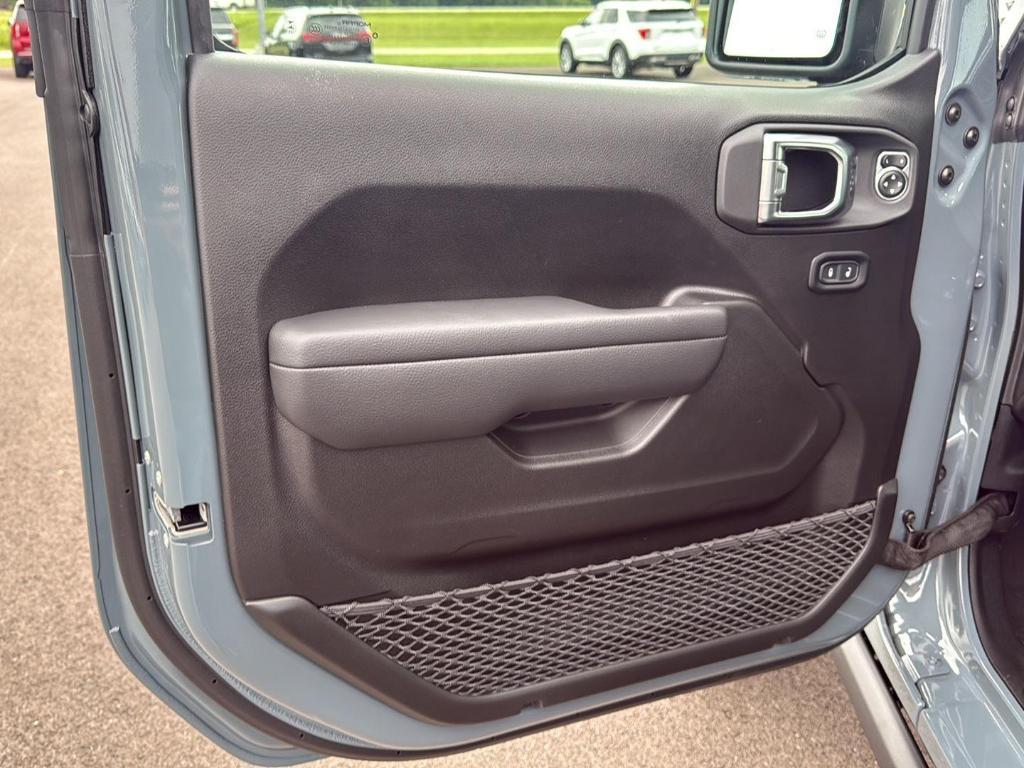 new 2025 Jeep Gladiator car, priced at $49,859
