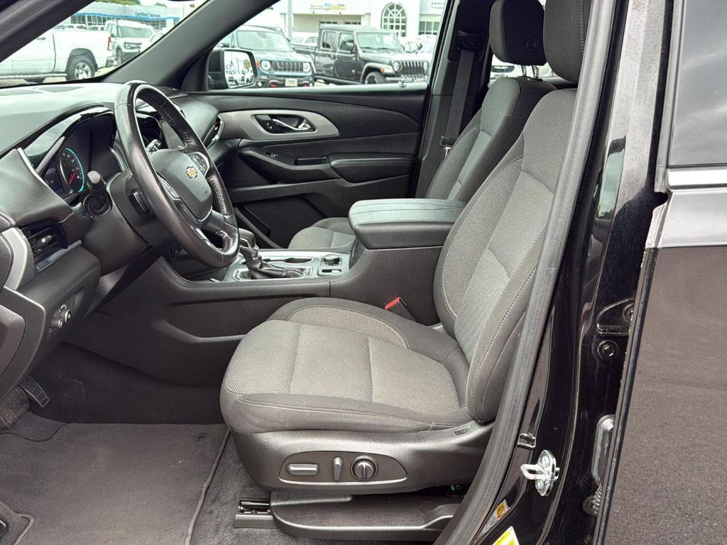 used 2022 Chevrolet Traverse car, priced at $26,500