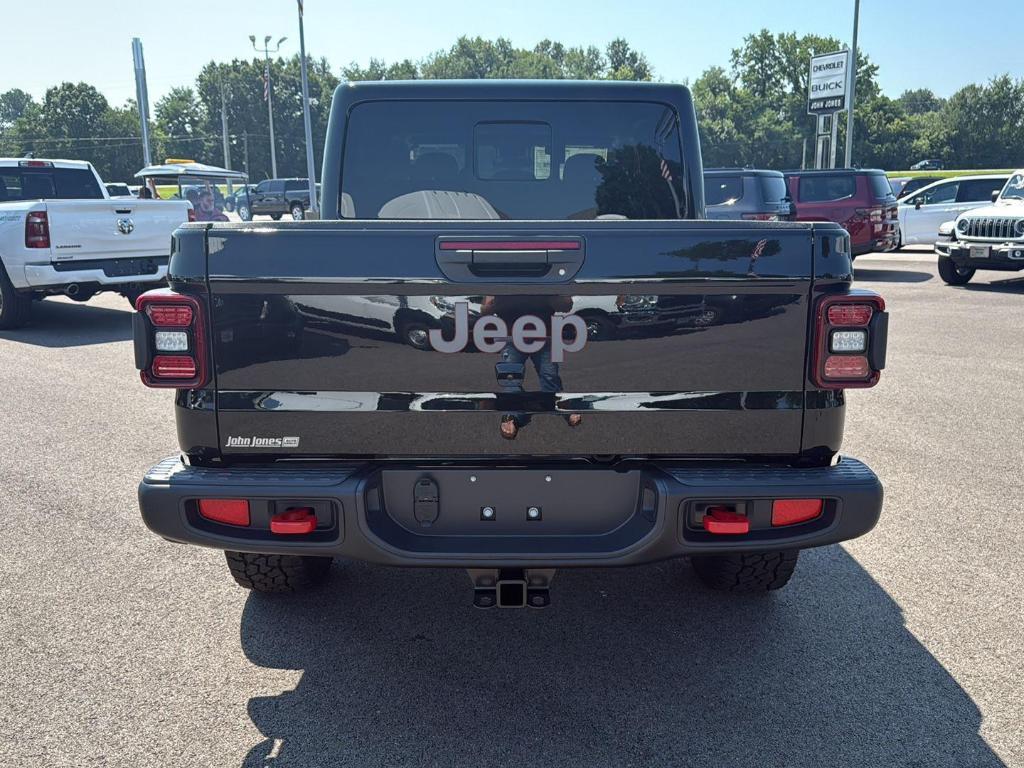 new 2025 Jeep Gladiator car, priced at $50,100