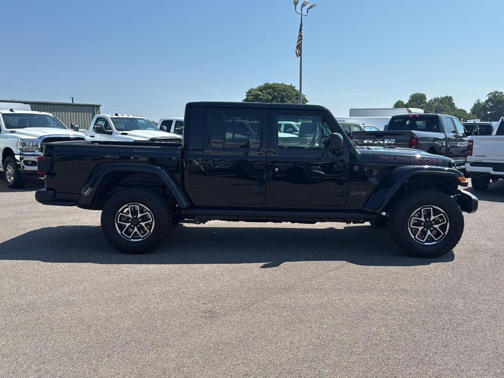 new 2025 Jeep Gladiator car, priced at $50,100