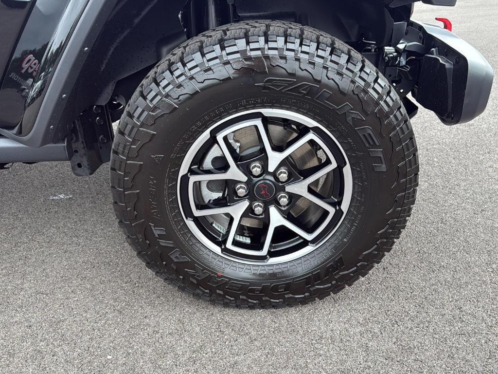 new 2025 Jeep Gladiator car, priced at $50,100