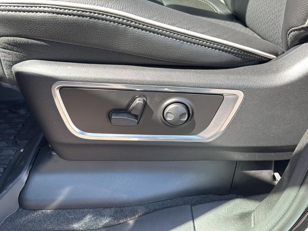 new 2025 Ram 1500 car, priced at $62,892