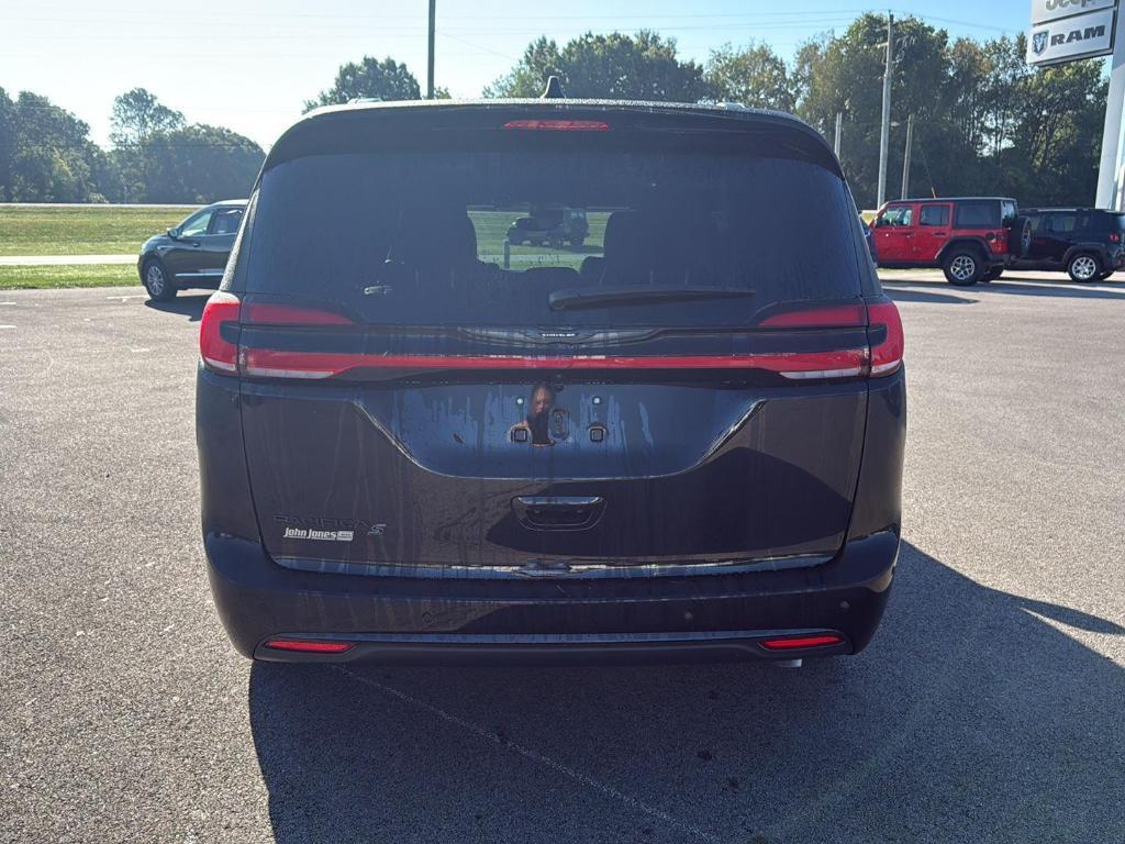 new 2026 Chrysler Pacifica car, priced at $45,915