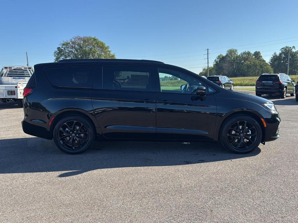 new 2026 Chrysler Pacifica car, priced at $45,915