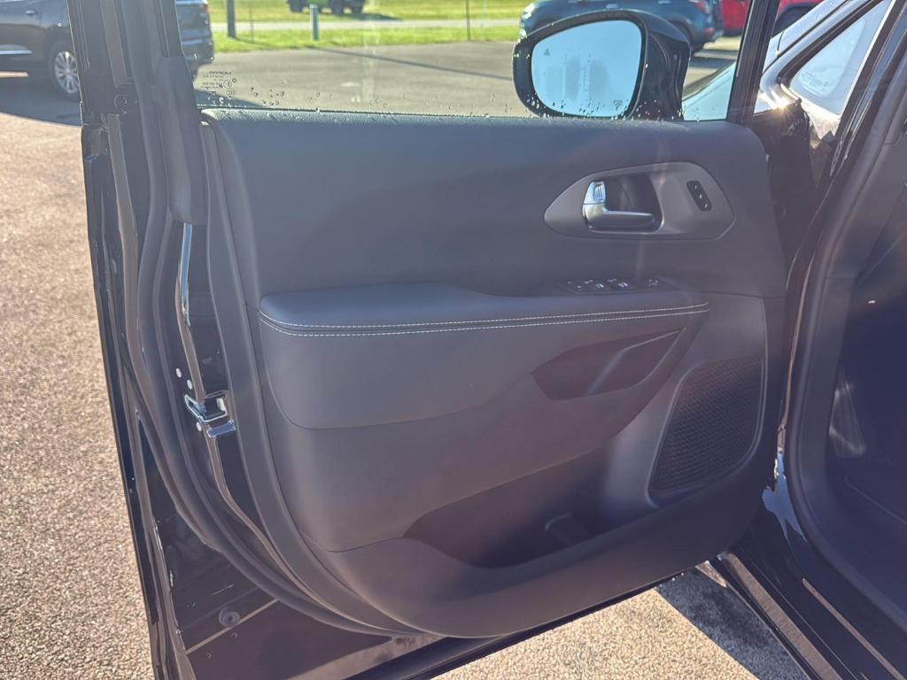 new 2026 Chrysler Pacifica car, priced at $45,915
