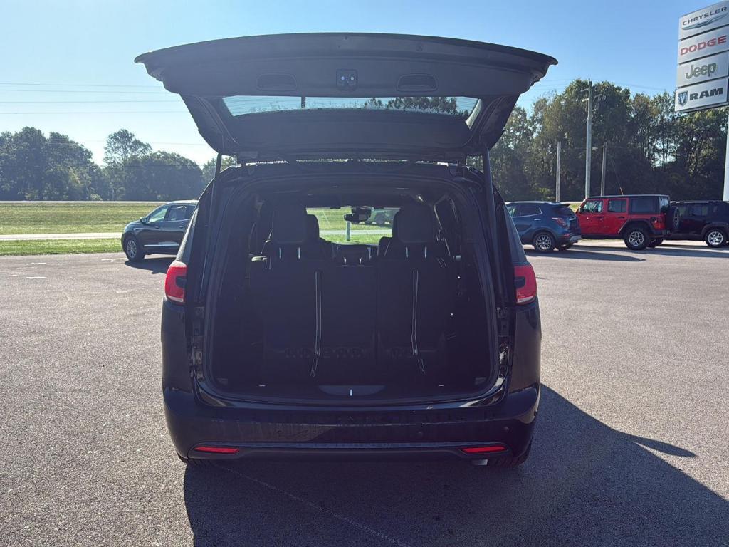 new 2026 Chrysler Pacifica car, priced at $45,915