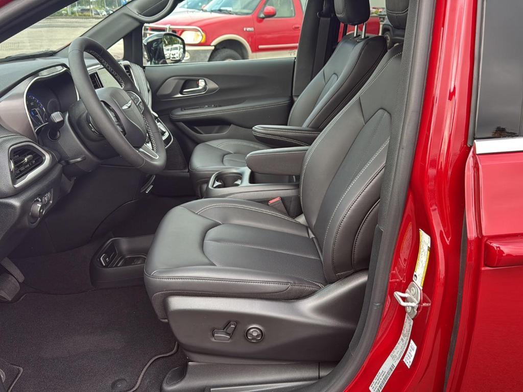 new 2026 Chrysler Pacifica car, priced at $44,735