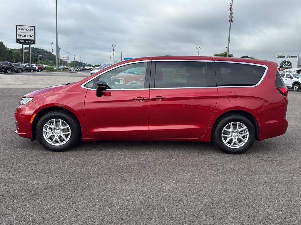 new 2026 Chrysler Pacifica car, priced at $44,735