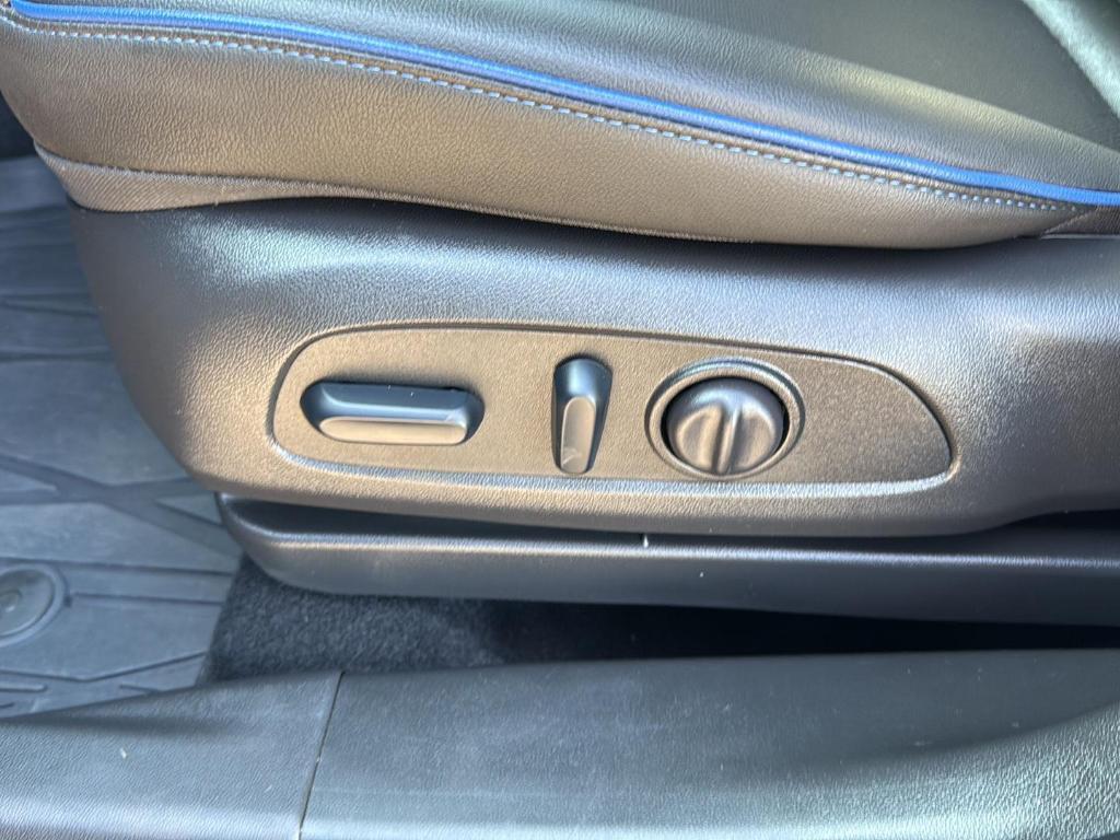 used 2025 Buick Encore GX car, priced at $25,000