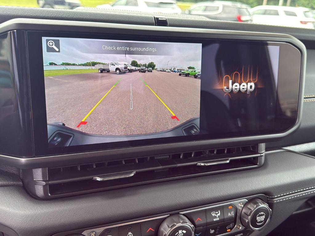 new 2025 Jeep Gladiator car, priced at $46,295