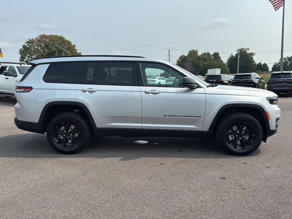 new 2025 Jeep Grand Cherokee L car, priced at $43,730