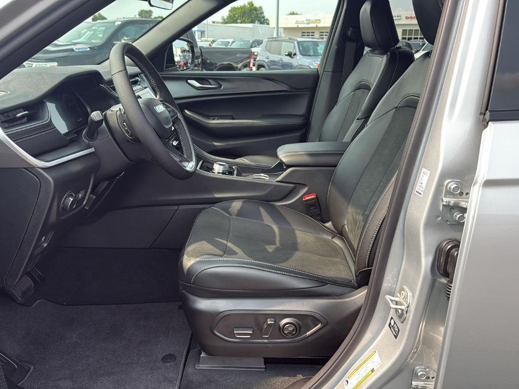 new 2025 Jeep Grand Cherokee L car, priced at $43,730