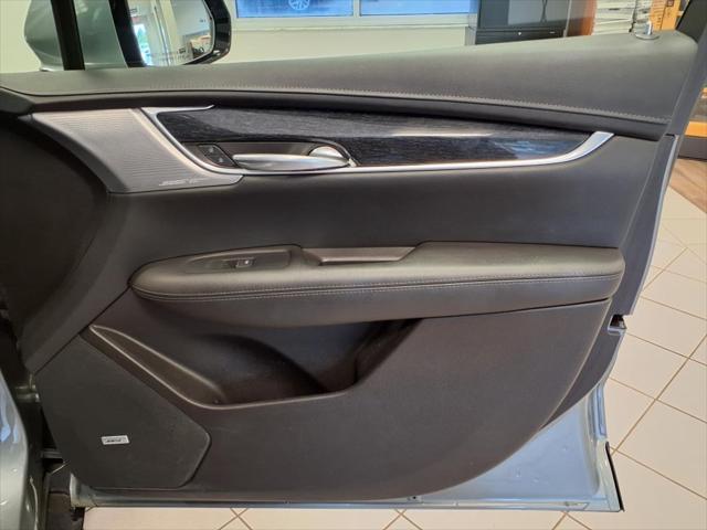 used 2023 Cadillac XT5 car, priced at $30,393