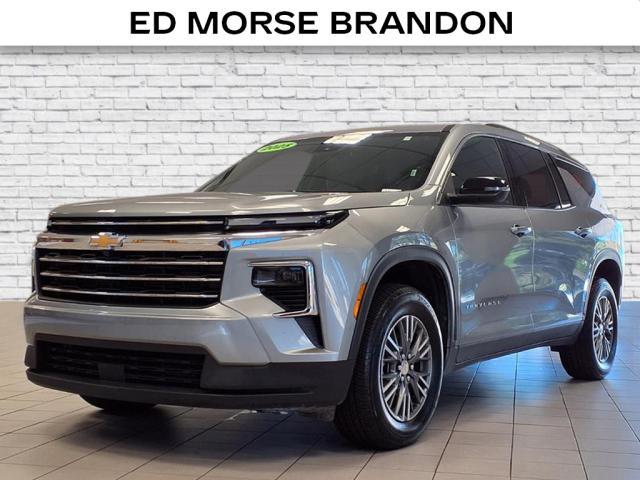 used 2025 Chevrolet Traverse car, priced at $35,987