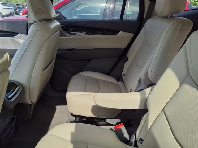 used 2023 Cadillac XT6 car, priced at $39,618