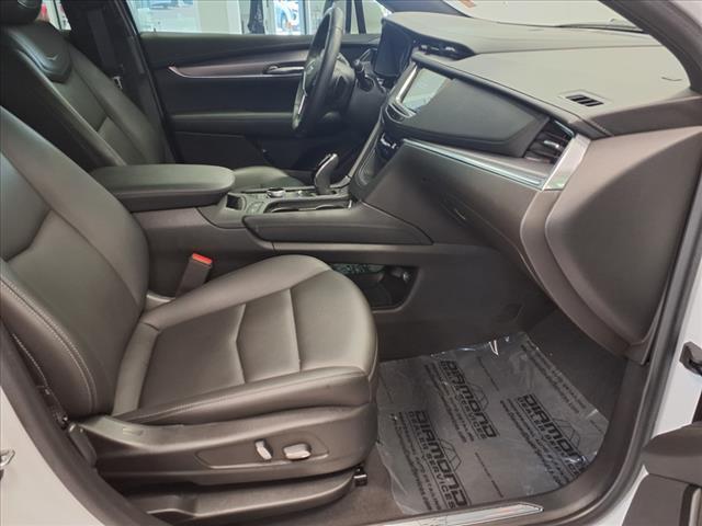 used 2022 Cadillac XT5 car, priced at $25,148