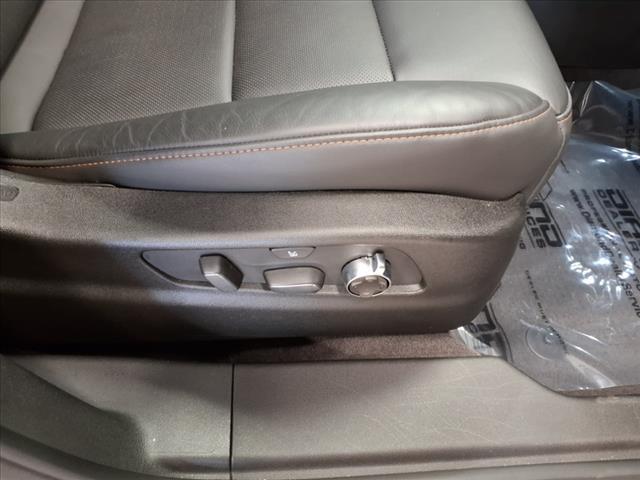 used 2022 Cadillac XT4 car, priced at $27,634