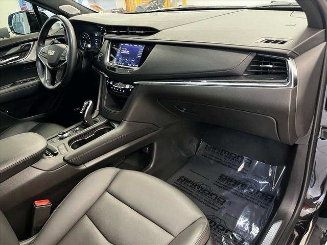 used 2022 Cadillac XT5 car, priced at $35,691