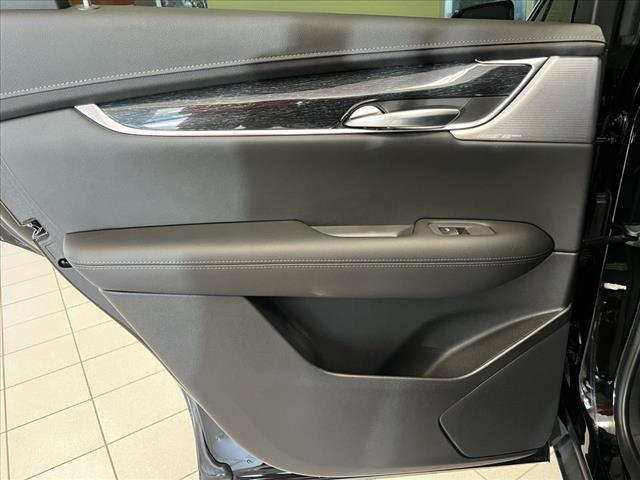 used 2022 Cadillac XT5 car, priced at $35,691