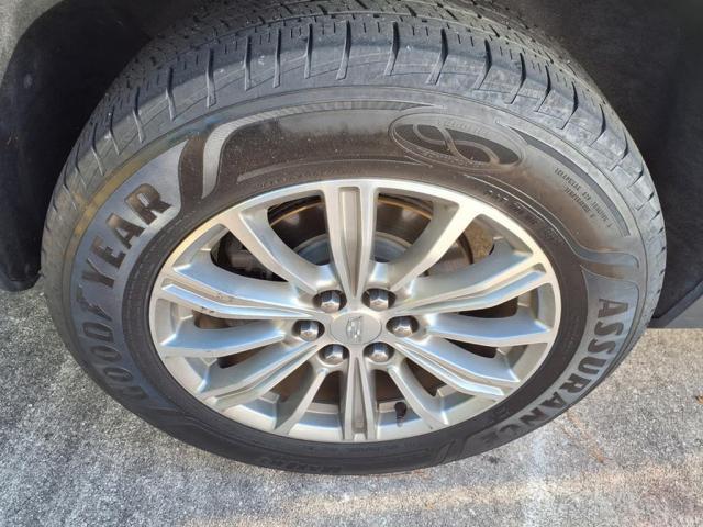 used 2017 Cadillac XT5 car, priced at $14,900