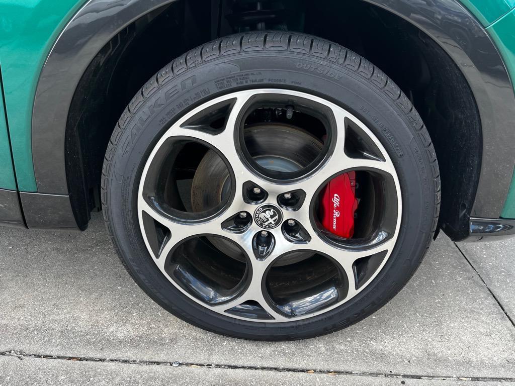 new 2024 Alfa Romeo Tonale car, priced at $47,352