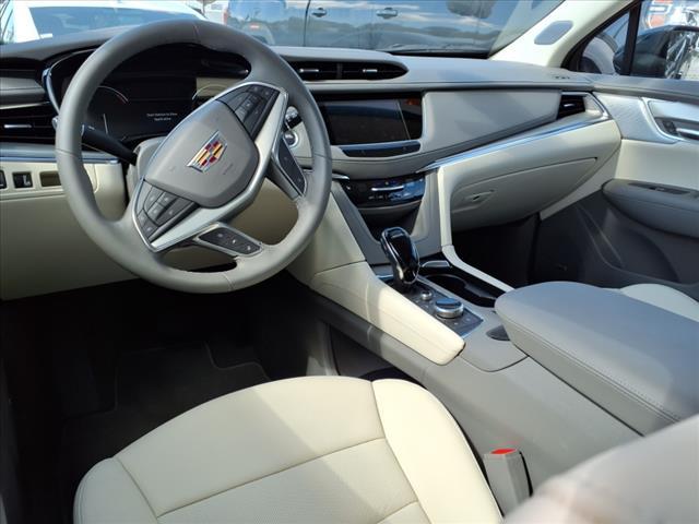 used 2025 Cadillac XT5 car, priced at $45,861