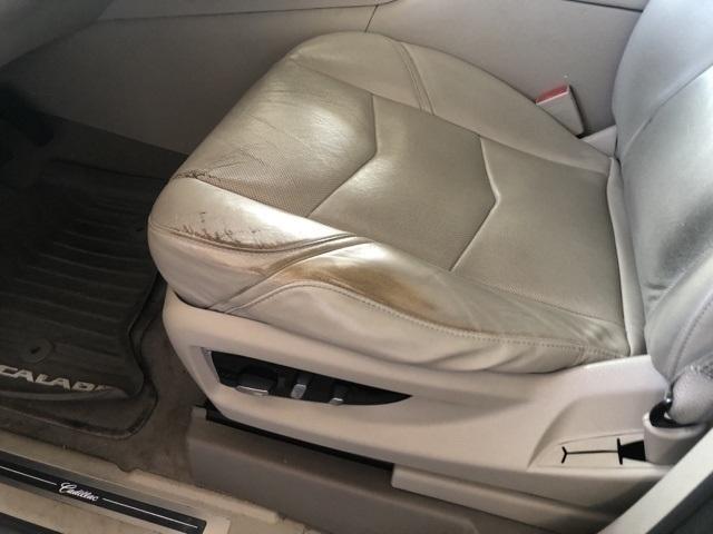 used 2020 Cadillac Escalade ESV car, priced at $32,251